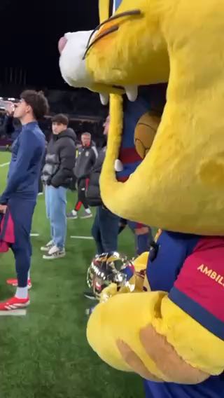  Special delivery to the MVP
cc: fcbarcelona