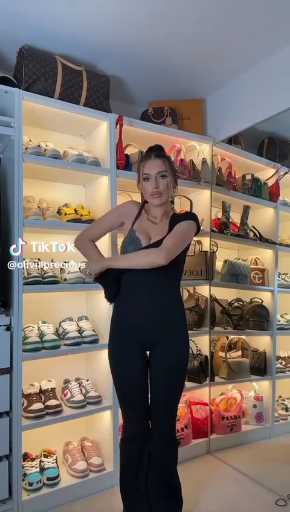 Coffee date outfit idea 

Cc: Olivia precious