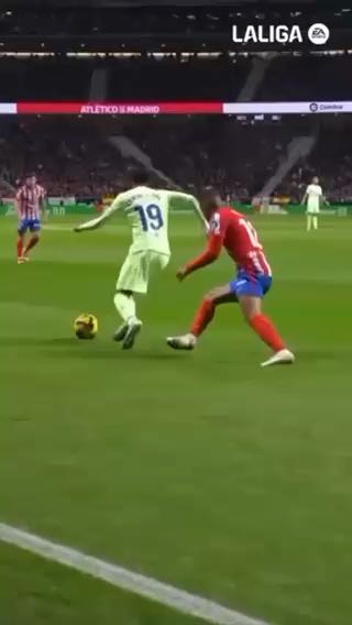   Woodwork from Lamine!!
cc; fcbarcelona
#sports