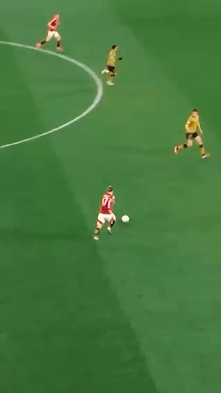  Sealing his hat-trick in style
cc: manchesterunited