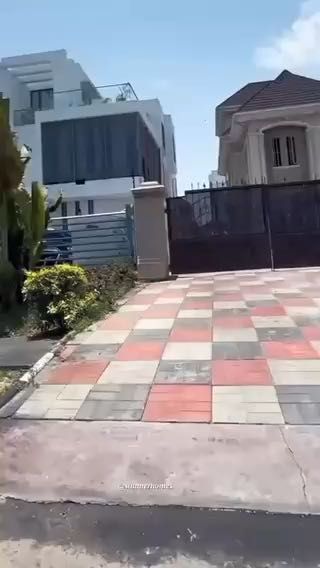  A short tour into Don Jazzy's
residence