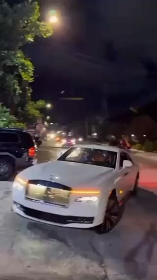  It's always a vibe when Davido links