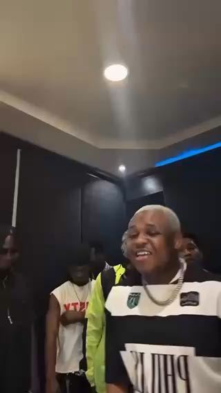  boyspyce previewing an unreleased song
How is