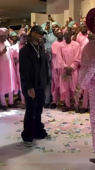  Mummy bodied Poco Lee
cc; tooxclusive_com
#music