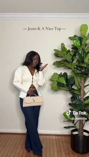 Jeans and top outfit combo 

Cc: Reallilia