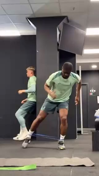 
Warming up in Frankfurt!
cc; spursofficial
#sports
