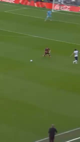  This assist is absolutely outrageous
cc: afcb
