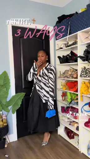 One skirt three styling 

Cc:Kuntakunna

Follow our