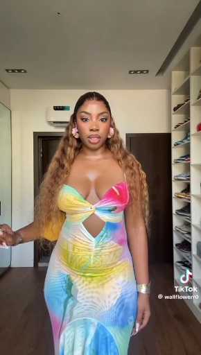  Dinner date outfit idea 

Cc: Wallflower 

Follow