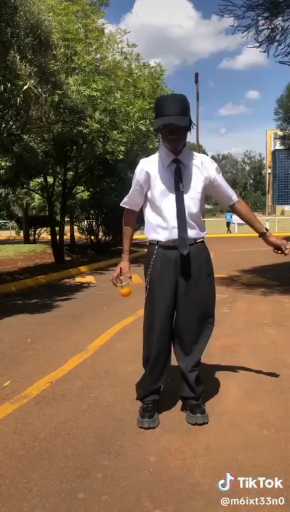  Official outfit idea

Cc: M6ix33no

Follow our