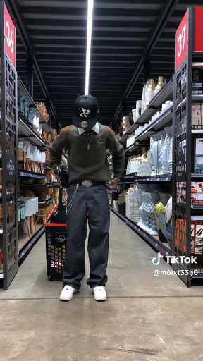  Simple outfit idea

Cc: M6ix33no

Follow our