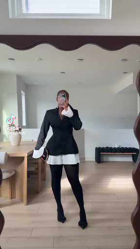 Black and white outfit idea

Cc: Jackyytsh