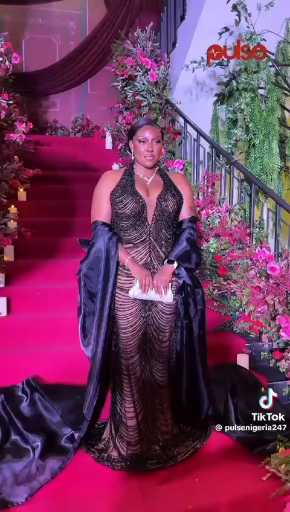 Amazing outfits at Veekeejames soiree 

Cc:Pulseng

Follow