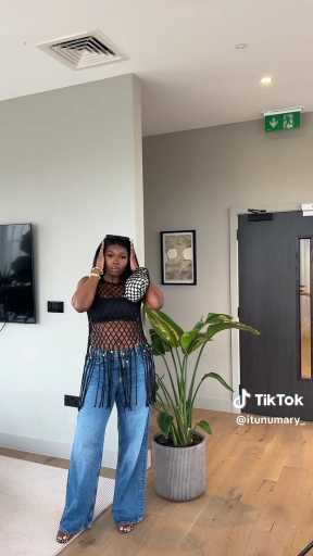 Simple casual outfit idea

Cc:Itunumary

Follow our