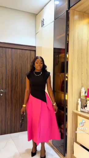 How to style a long skirt 

Cc:Debireal