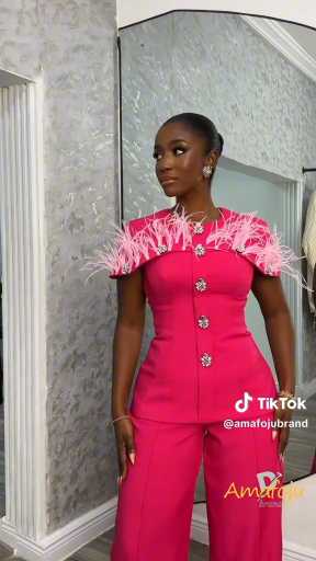 Pink outfit idea

Cc:Amafojubrand

Follow our page