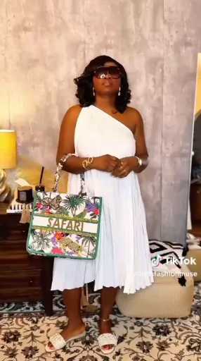 Monochroomatic outfits ideas 

Cc: Bimsfashionmuse 

Follow our