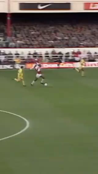  MW2: Leeds United (H)
Arsene Wenger's first