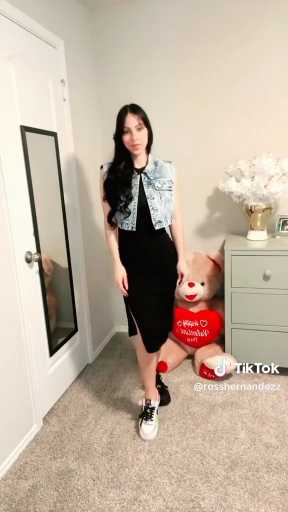 How to style a denim jacket 

Cc: