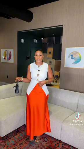 Silk skirt outfit idea

Cc: Kahunded 

Follow