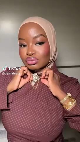 Hijabi outfit idea

Cc:Diyanaratz

Follow our page